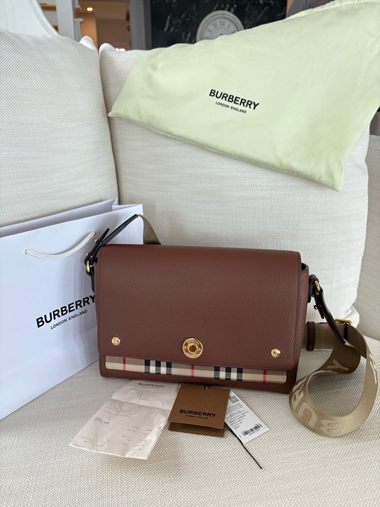 Burberry Handbags - Burberry Brown / Vintage Check Note Bag in excellent condition 🤎